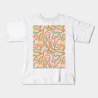 Abstract curvy lines pattern in pink Kids T-Shirt